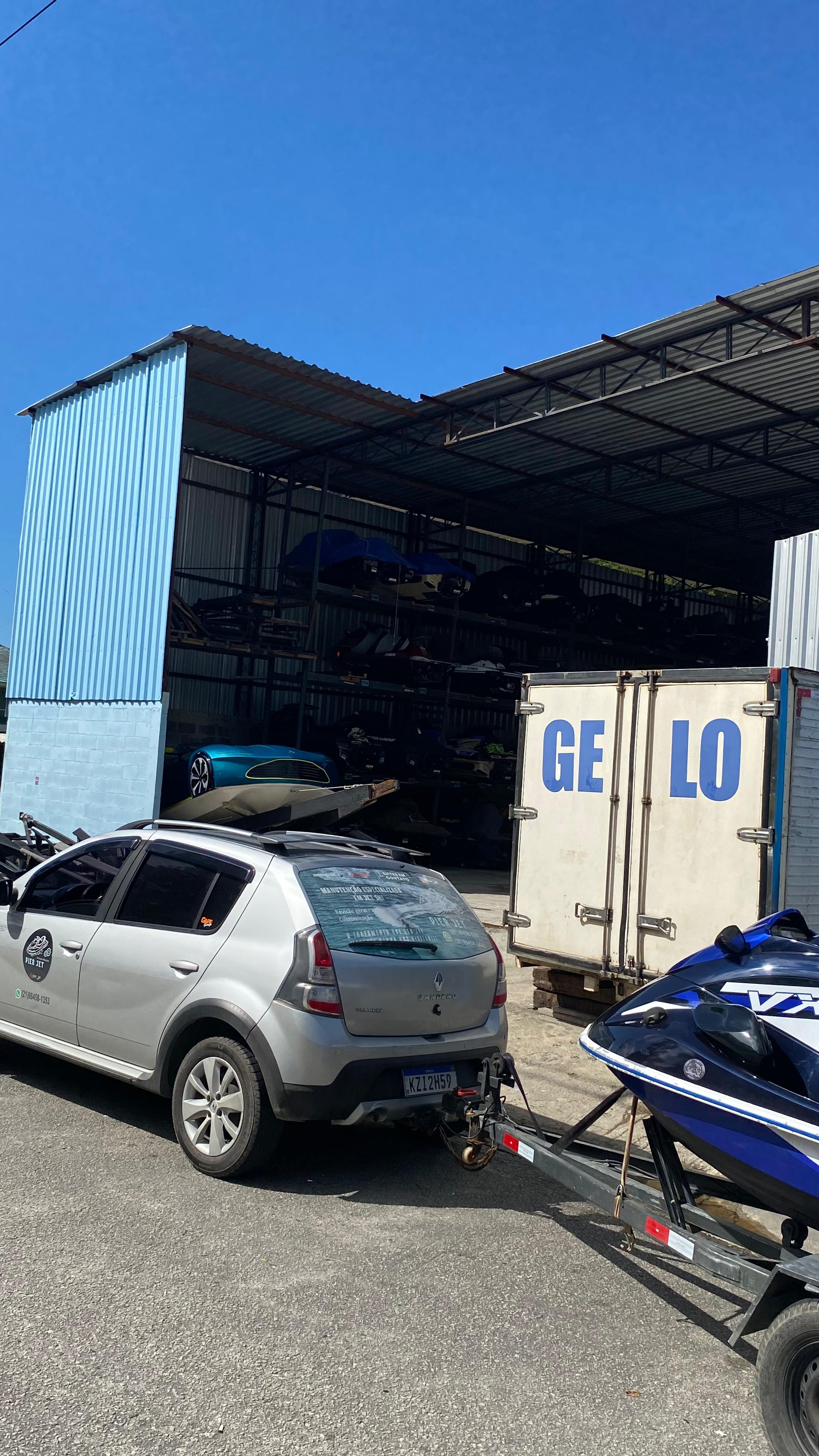 Serviço de transporte e logística para jet skis