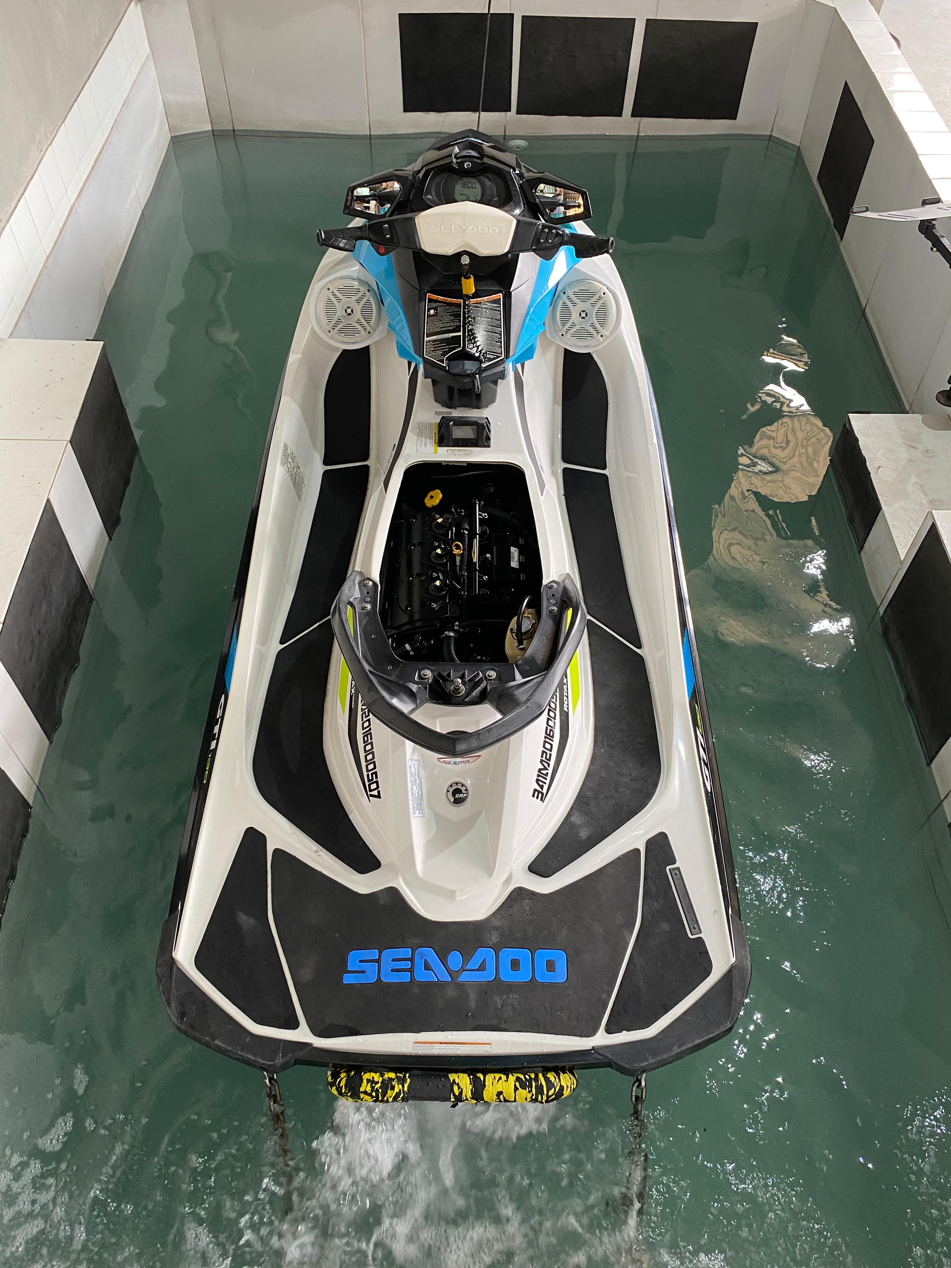 Tanque de teste para jet skis